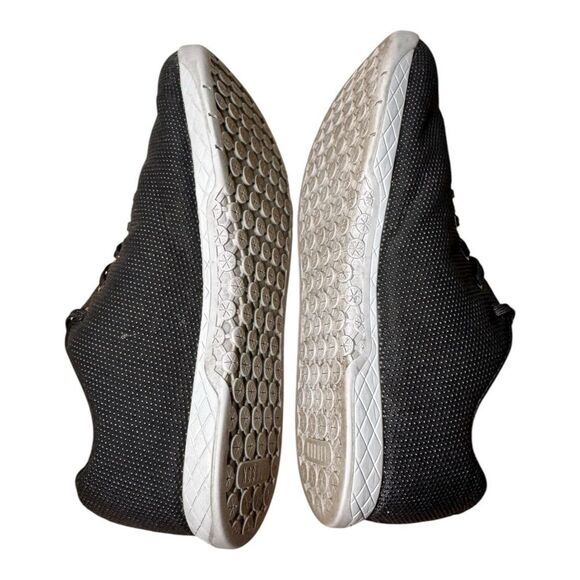 Athletic_Shoes